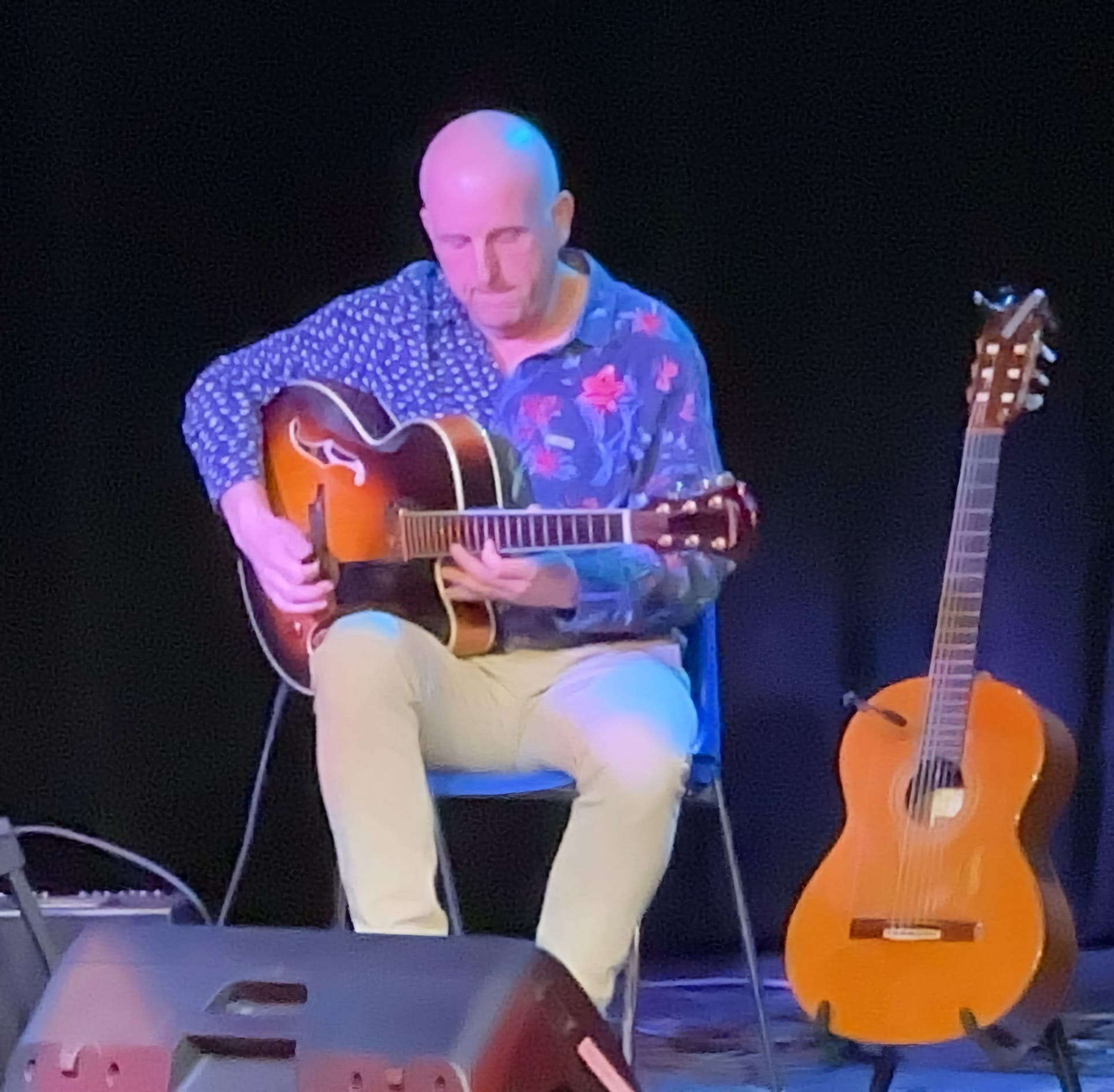 Photo du guitariste Marc gaultier lors d'un concert